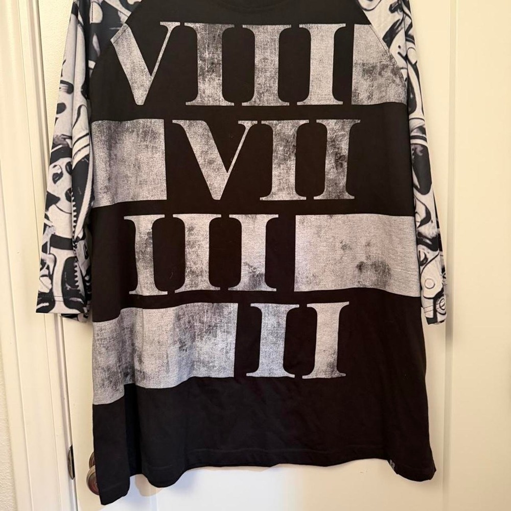 Eight 732 Clothing oversize 4X Graphic Tshirt- black gray graphics Young Jeezy